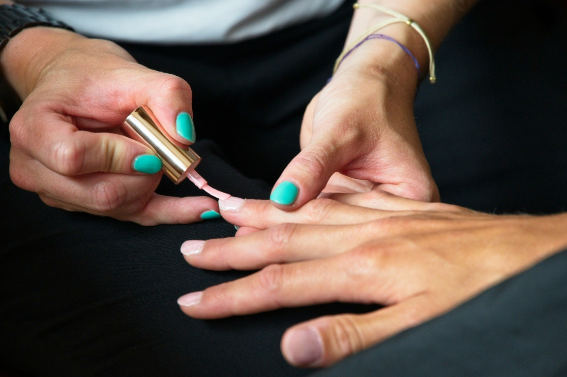 Manicure/photo Unsplash Stefan Lehner