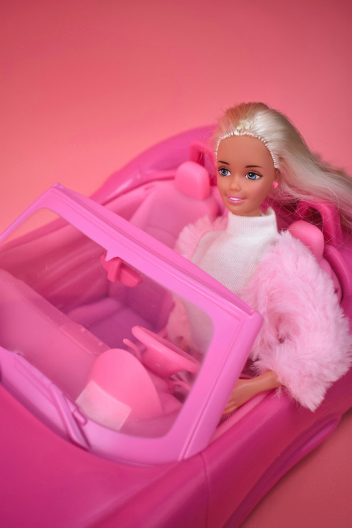 Barbie/fot. Unsplash Julee Juu