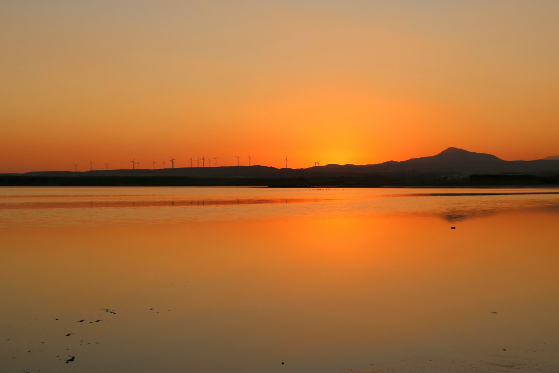Lake in Cyprus/photo: Unsplash Hongbin