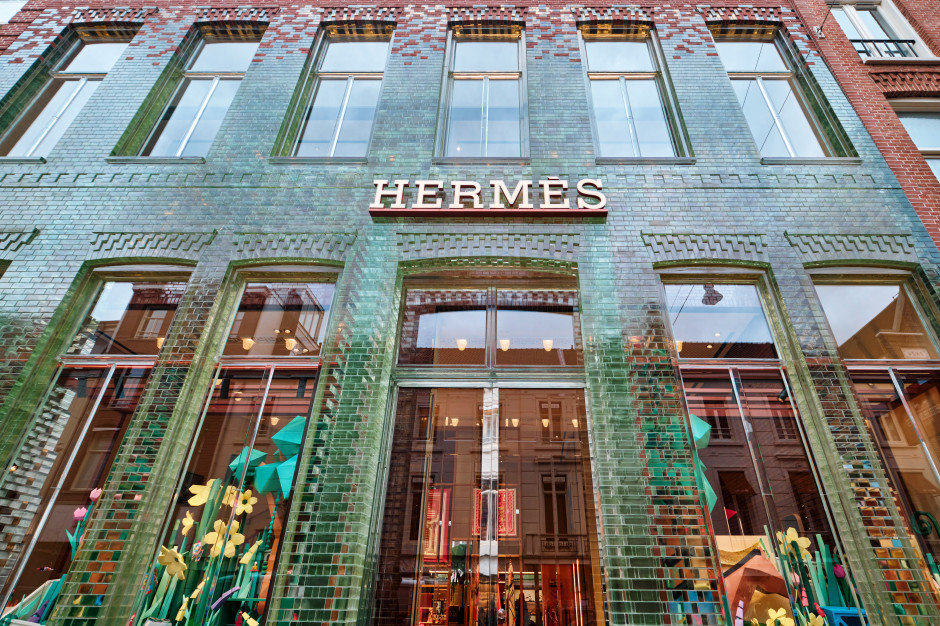 Boutique di moda di lusso Hermès / Shutterstock