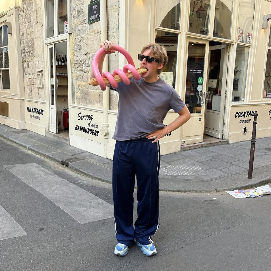 Gustaf Westman: Swedish designer with a baguette holder design / Instagram @gustafwestman