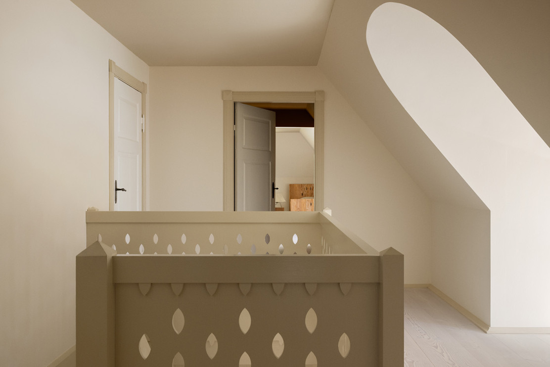 La casa de la familia Dinsen en Dinamarca / diseñada por Mentze Ottsenstein, foto de Monica Grue Steffensen