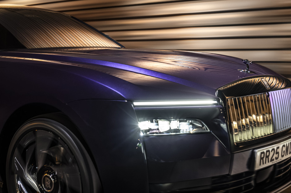 Elektrisches Rolls-Royce-Modell – BLACK BADGE SPECTRE /Pressematerialien / Rolls Royce