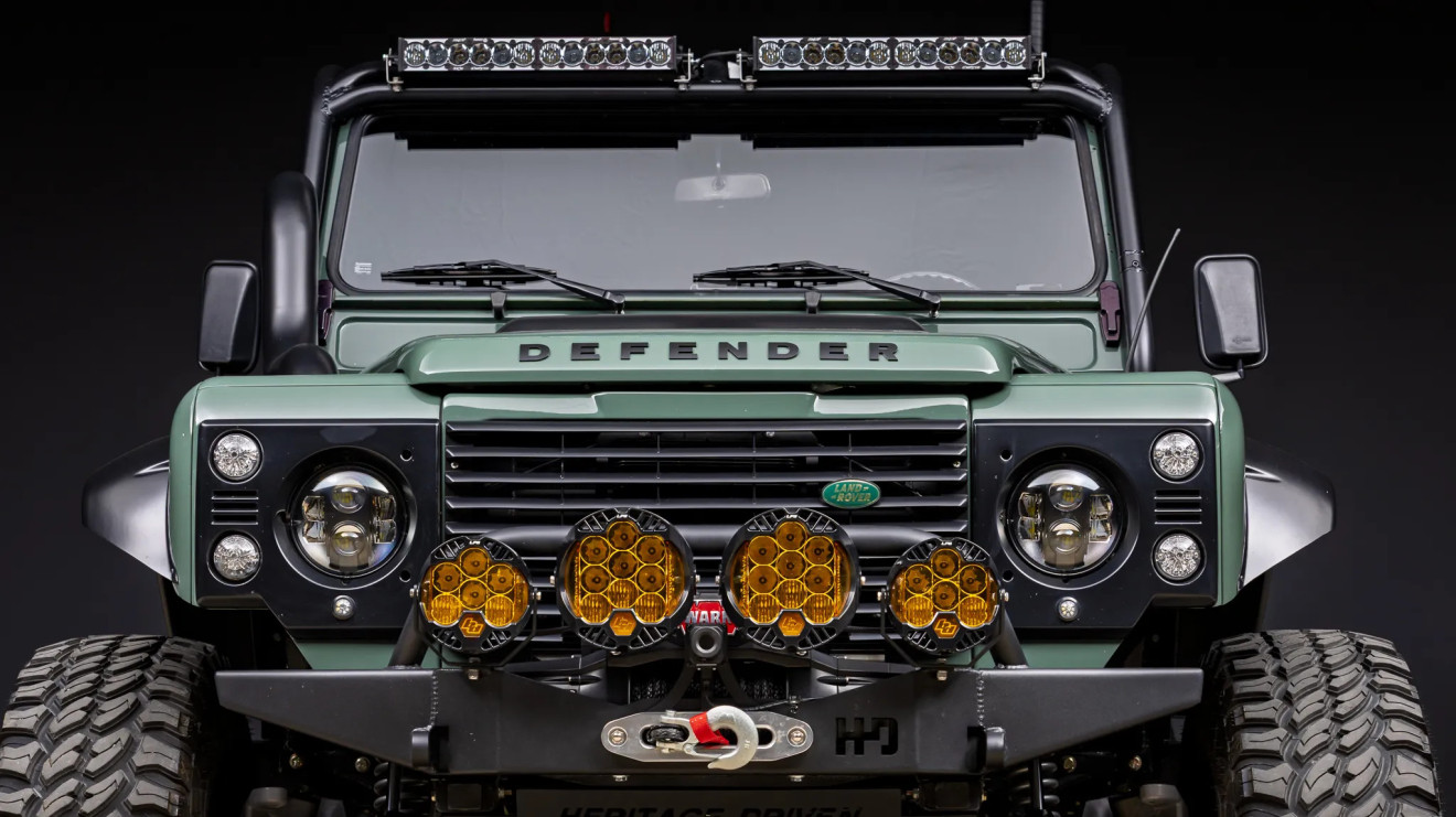 Land Rover 127 Heritage Driven / Perskit