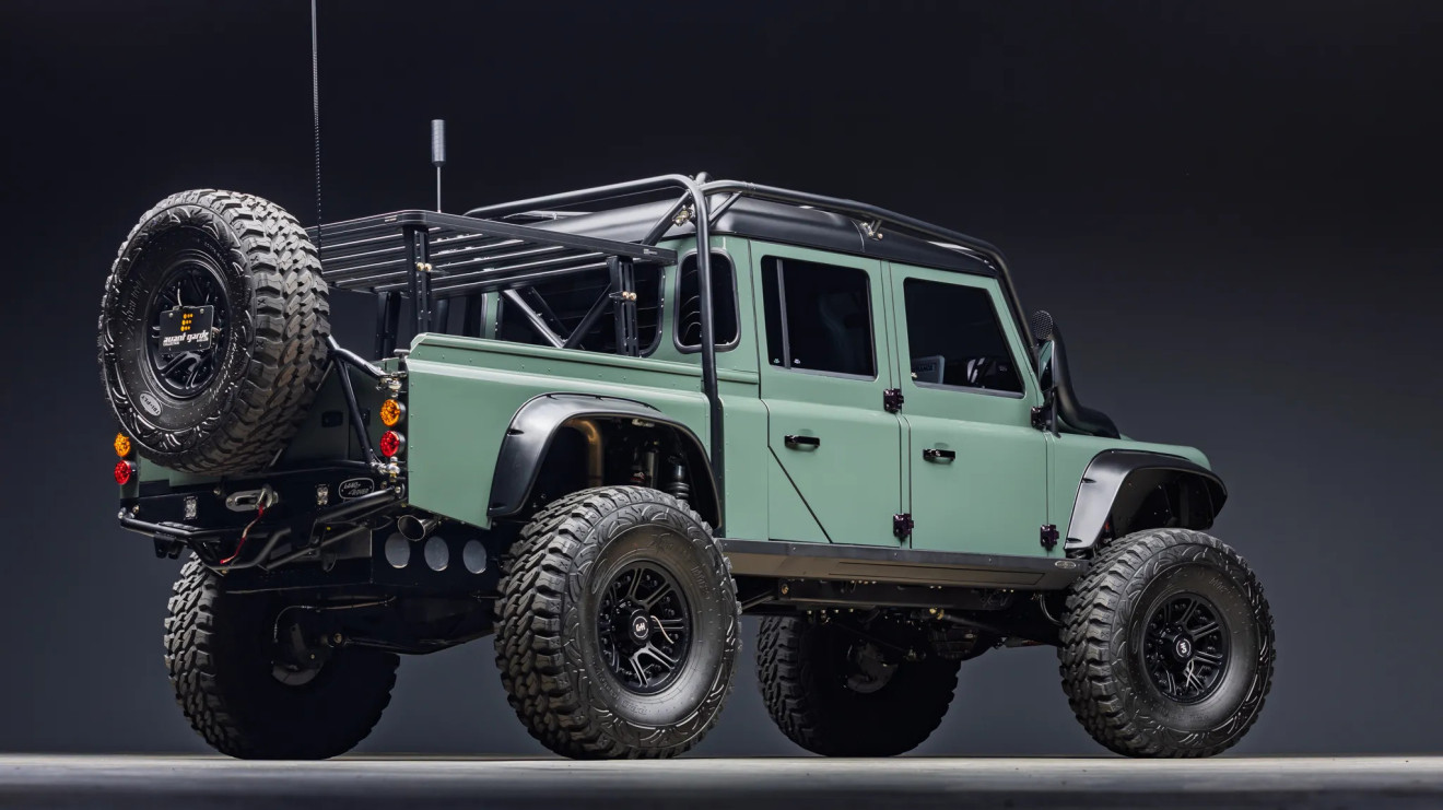 Land Rover 127 Heritage Driven / Perskit