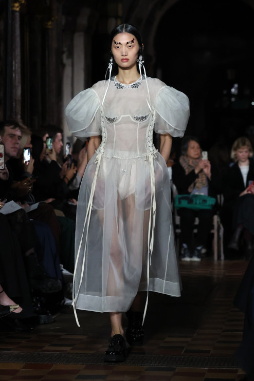 Simone Rocha - Sfilata di moda a Londra / Tristan Fewings/Getty Images