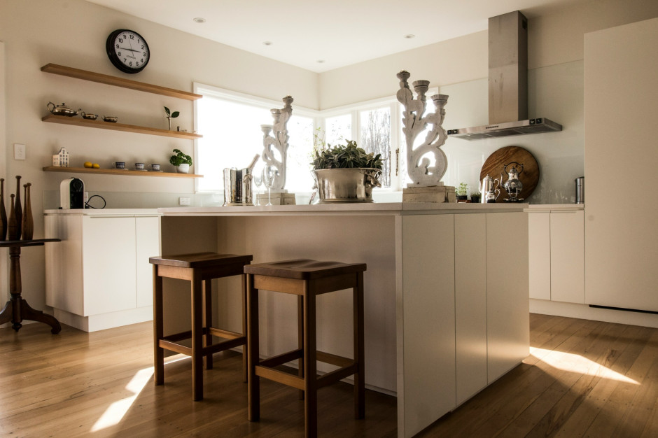 Cocina beige: el diseño de interiores más moderno para 2025 / Unsplash, Jai Hill