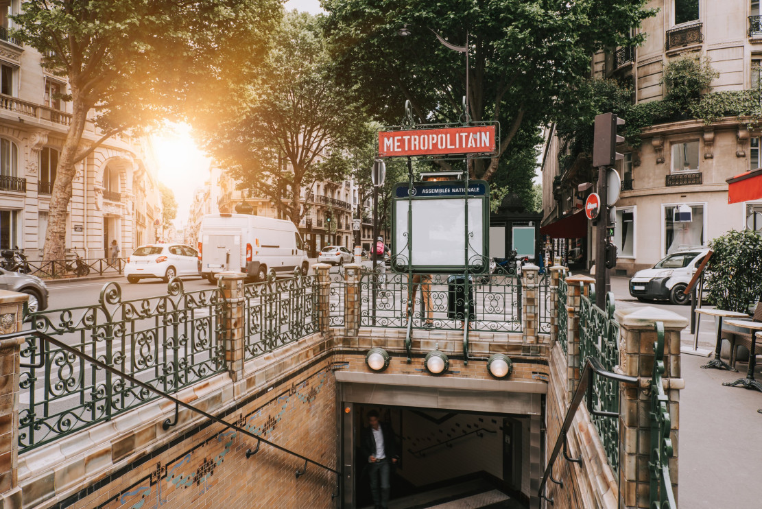 Paris metro istasyonu/fotoğraf Shutterstock Catarina Belova
