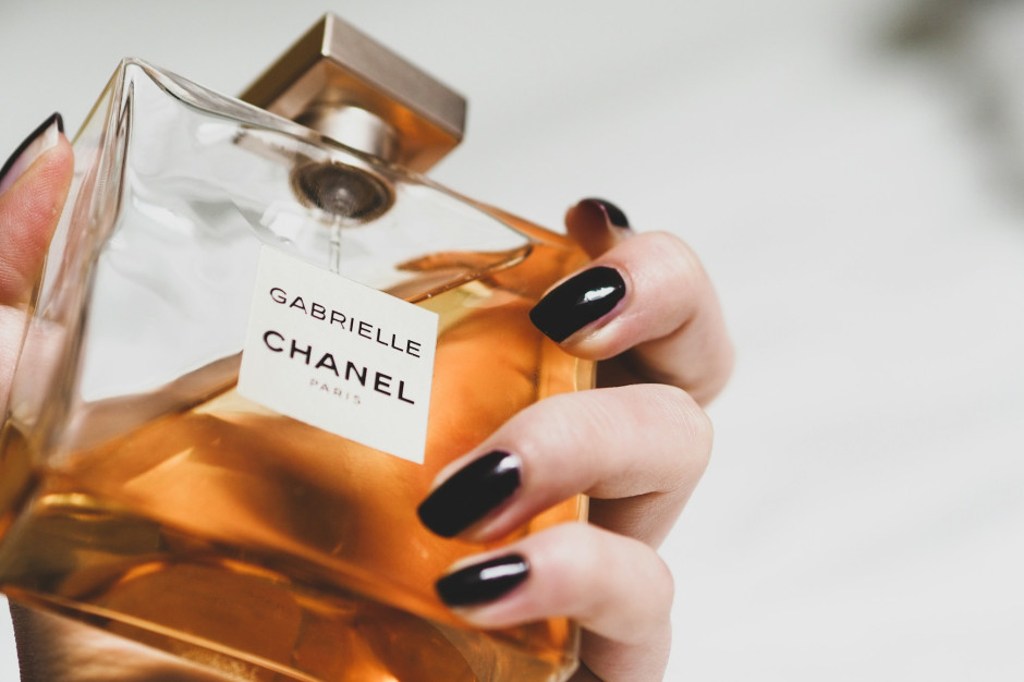 Luksusowy zapach Gabrielle Chanel / Unsplash, Laura Chouette