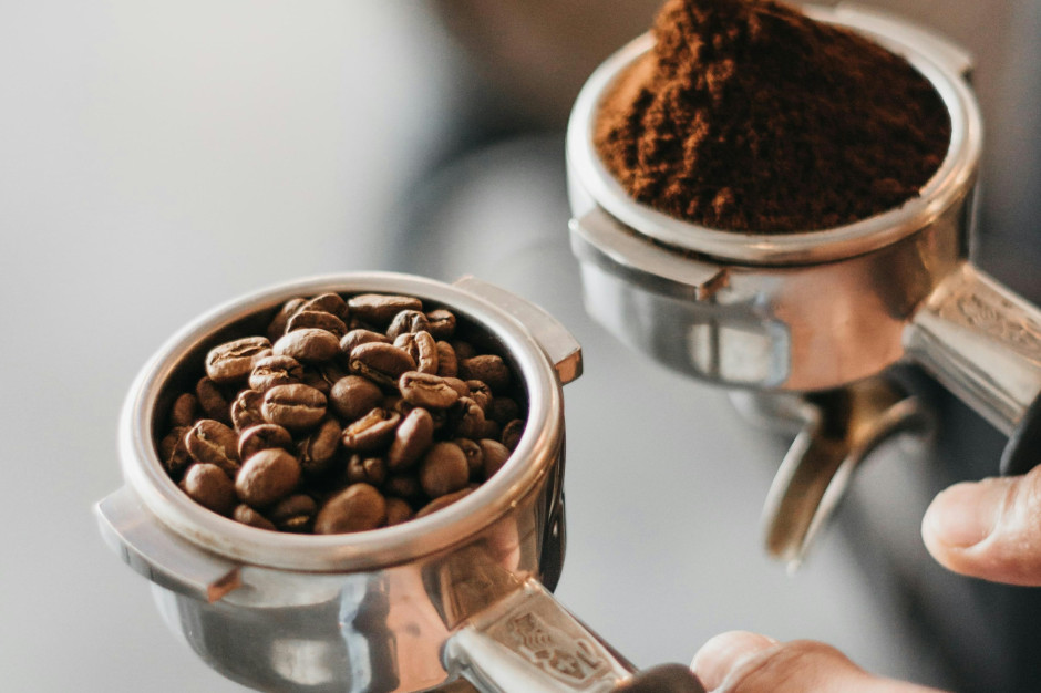 Preparazione del caffè - Chicchi macinati e interi / Unsplash, Zarak Khan