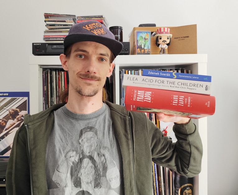 Ignacy Puśledzki recommends his ideal books for a vacation / photo: PTWP