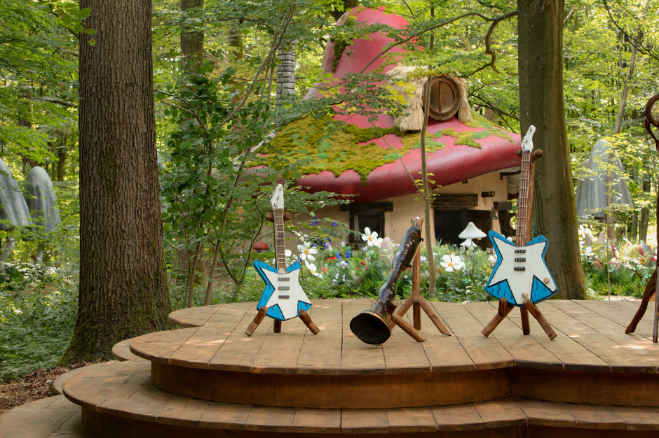 Airbnb nodigt je uit in het Smurfendorp / foto: Airbnb-persmateriaal