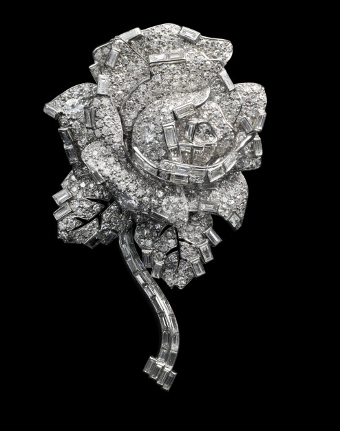 Broszka róża, Cartier Londyn, 1938, Vincent Wulveryck, Collection Cartier / mat. pras. Victoria and Albert Museum