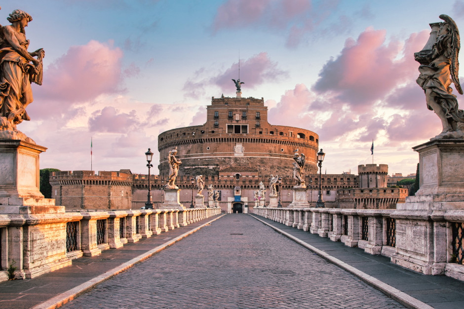 Castelo de Santo Ângelo em Roma - o cenário da mais recente coleção Dolce&Gabbana Alta Sartoria / Shutterstock