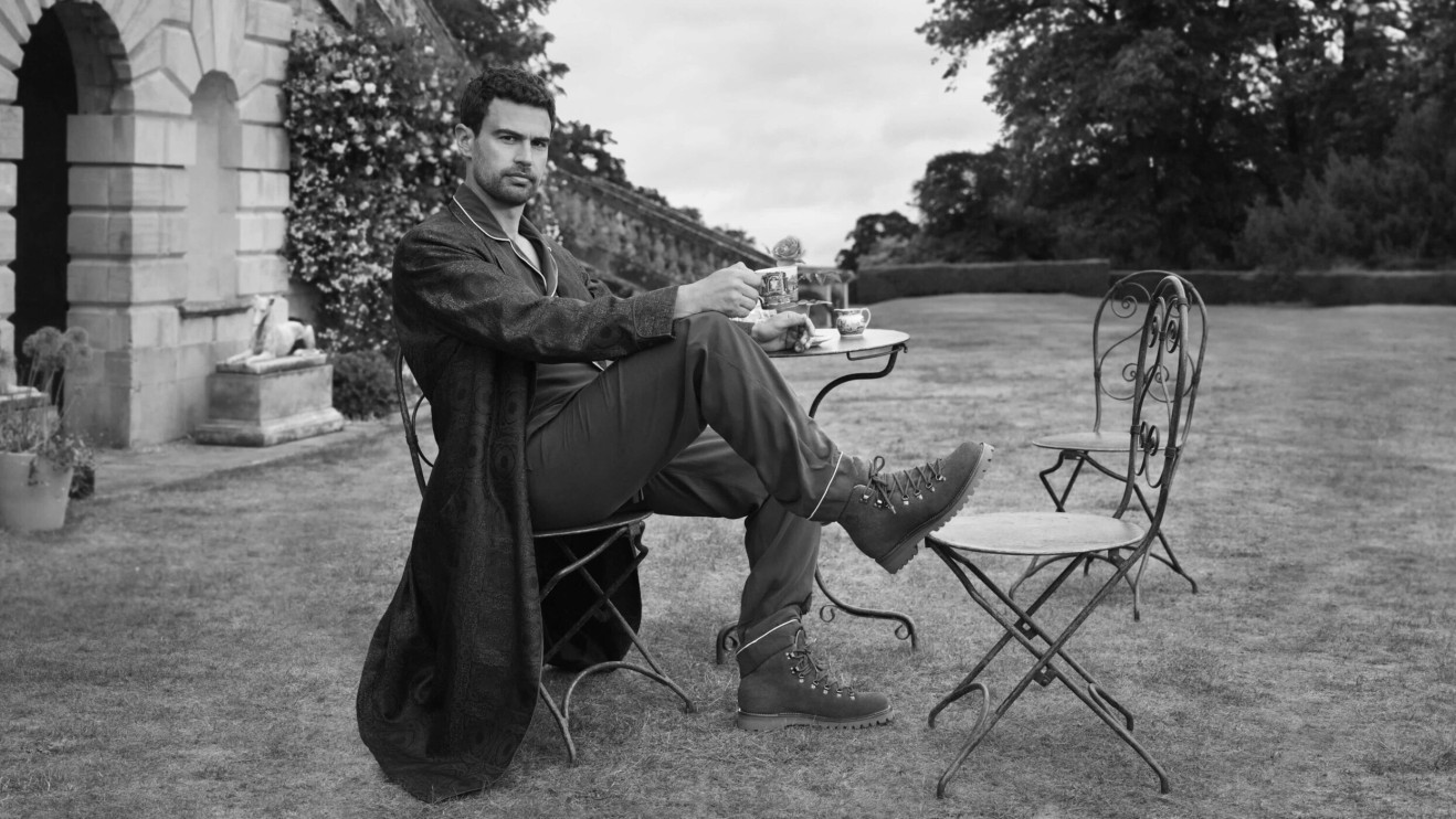 Theo James nella campagna autunnale del marchio della Chiesa / materiali stampa