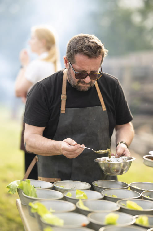 Cena direttamente dal fuoco al Siedlisko Morena / Well.pl, foto di Michał Leja