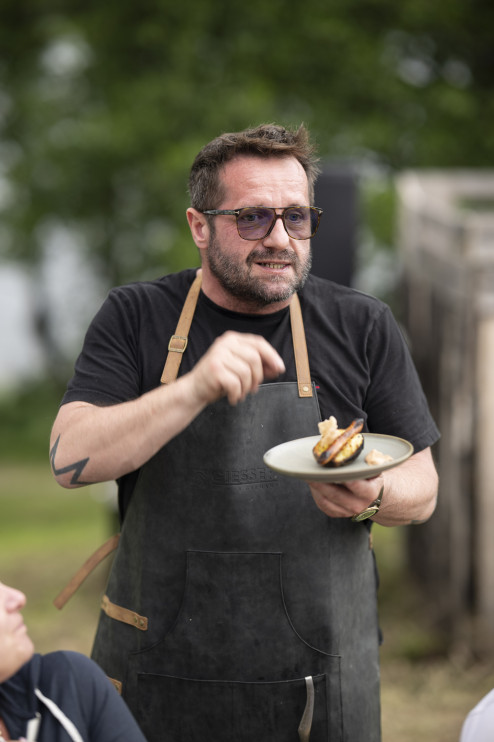 Cena direttamente dal fuoco al Siedlisko Morena / Well.pl, foto di Michał Leja