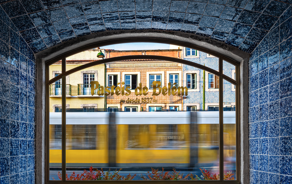 Intérieur de l'emblématique boulangerie Pastéis de Belém rénové par Gracinha Viterbo / photo : Viterbo Interior Design Atelier Francisco Dias