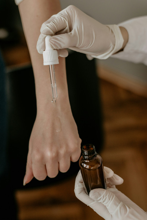 Suero con retinol/foto Unsplash Revista Amplitude