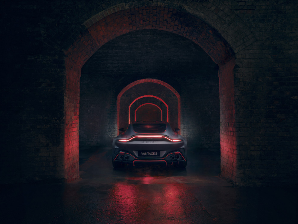 Aston Martin Vantage S / materiali stampa