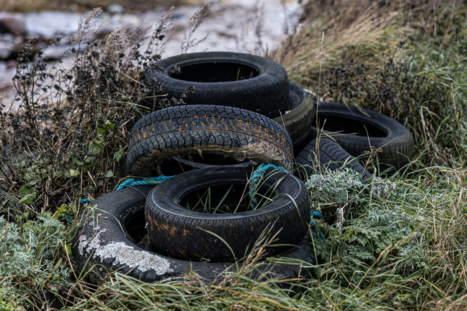 Are Tires the Biggest Source of Microplastics? / Photo: Unsplash, Carl Tronders