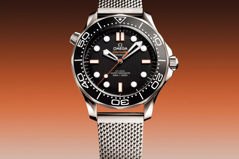 Seamaster Diver 300M - uma nova versão do relógio OMEGA dos anos 2000 / OMEGA, material de imprensa
