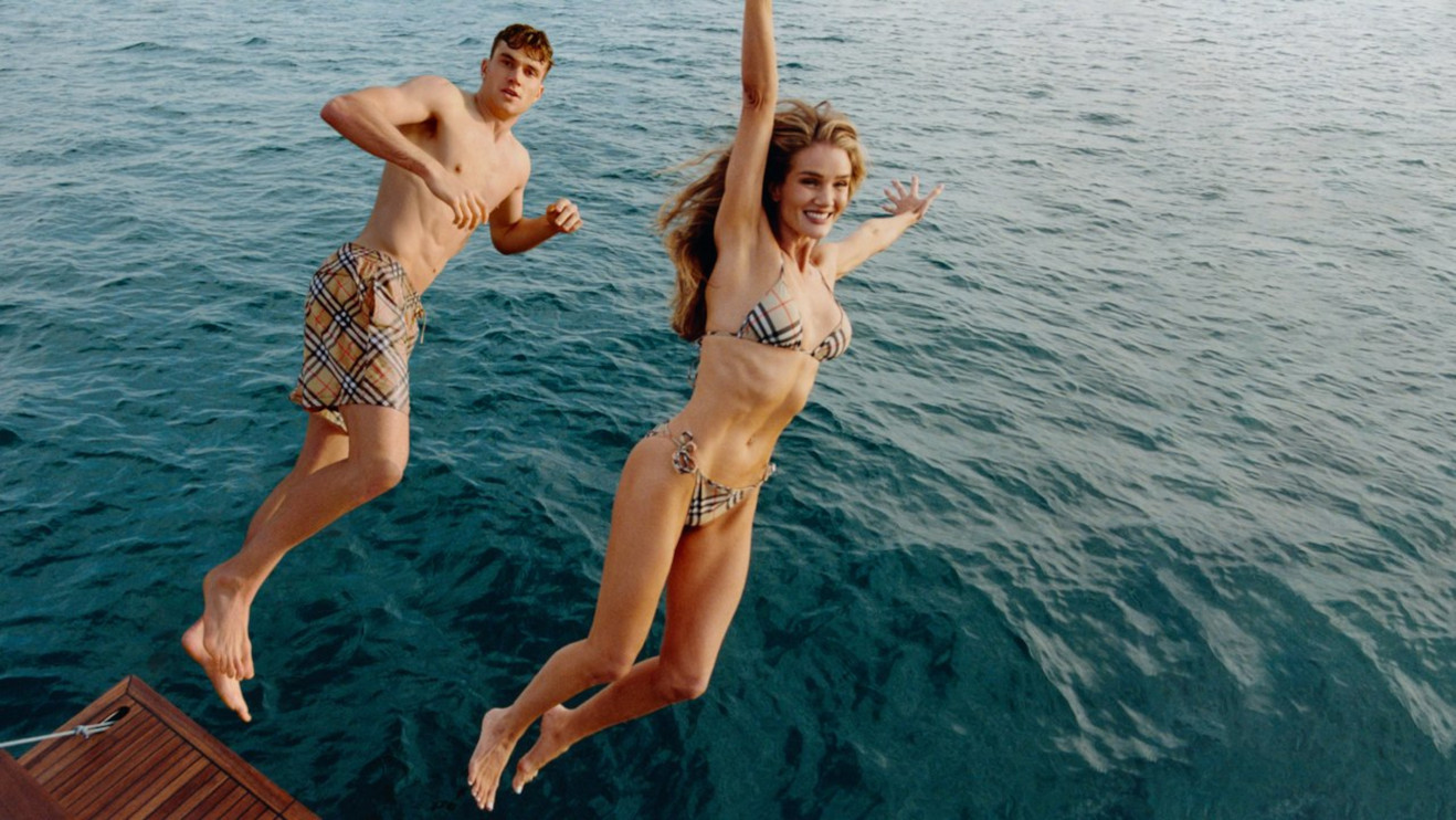 Burberry - Coleção de Praia Verão 2025 / Materiais de Imprensa