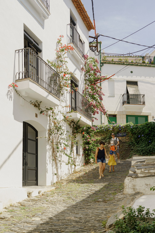 Antiga casa de pescador em Cadaqués / materiais de imprensa - Bea Portabella + Jordi Pagès, foto de David Zarzoso