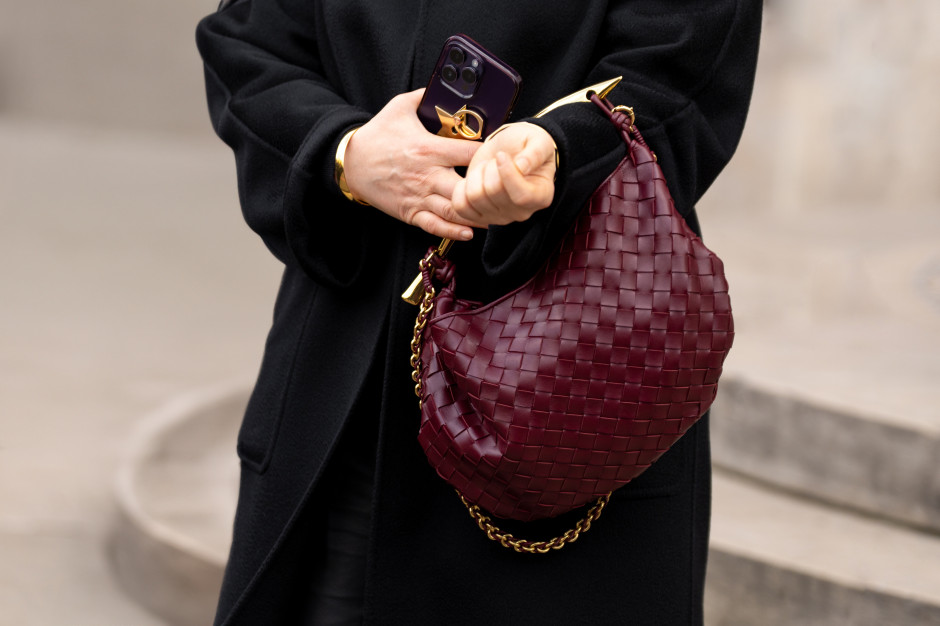 Bolsa Sardine Bottega Veneta no icônico tecido intrecciato / Shutterstock