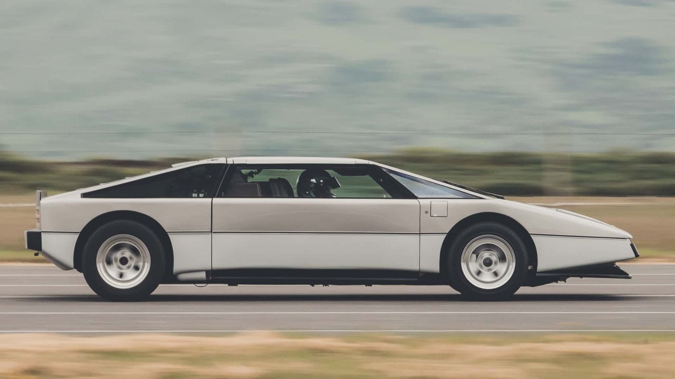 Materiais de imprensa do Aston Martin Bulldog / Petersen Automotive Museum