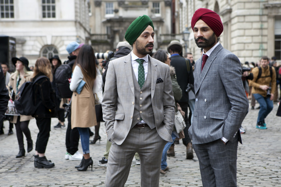 Hombres sikh con estilo en la Semana de la Moda de Londres / Shutterstock
