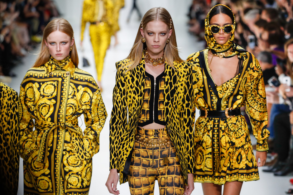 Models at the Versace show, Milan Fashion Week, 2017 / Shutterstock