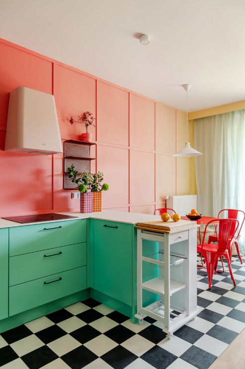 Apartment for rent in Warsaw's Wola district in retro Palm Springs colors / press materials, project Deer Design, photo: Zagórny Studio