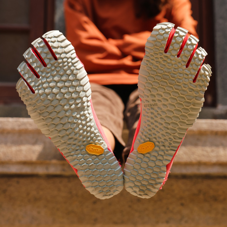 Vibram FiveFingers - five-finger shoes are the hit of 2025 / Facebook, Vibram FiveFingers UK