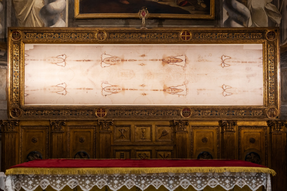 A copy of the Shroud of Turin in the Church of St. Dominic, Turin / Shutterstock
