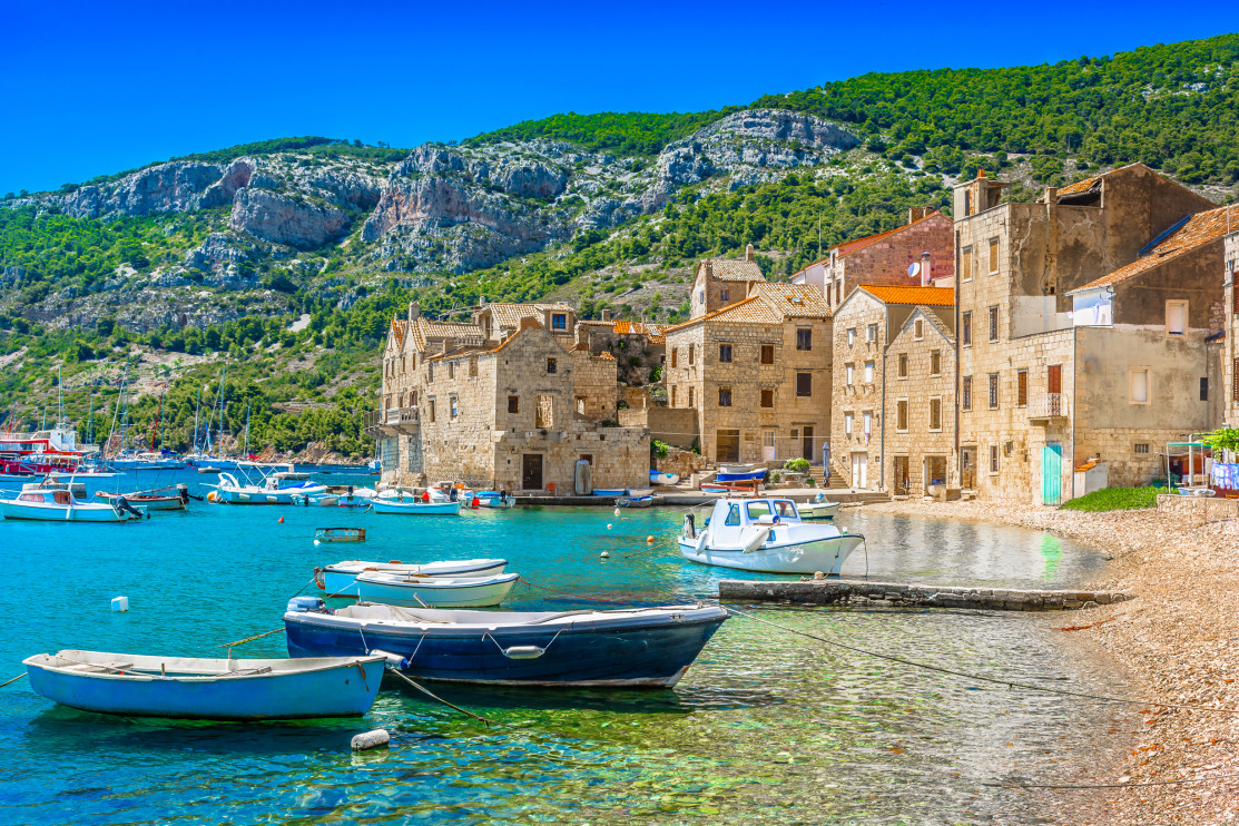 Komiza - a port town on the island of Vis / Dreamer4787 / Shutterstock