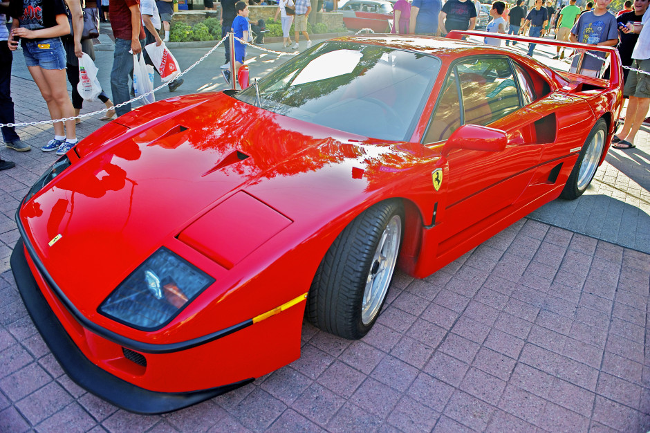 De Ferrari F40 uit 1990 van Rod Stewart, tentoongesteld op de Burbank Car Classic op 26 juli 2014 in Burbank, Californië, Verenigde Staten, voorbeeldfoto van het model