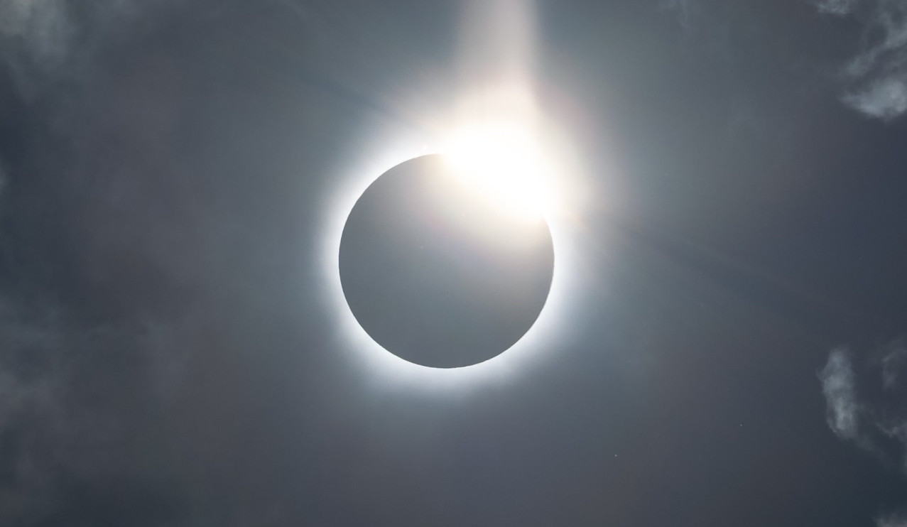 Eclissi solare totale/foto: Shutterstock