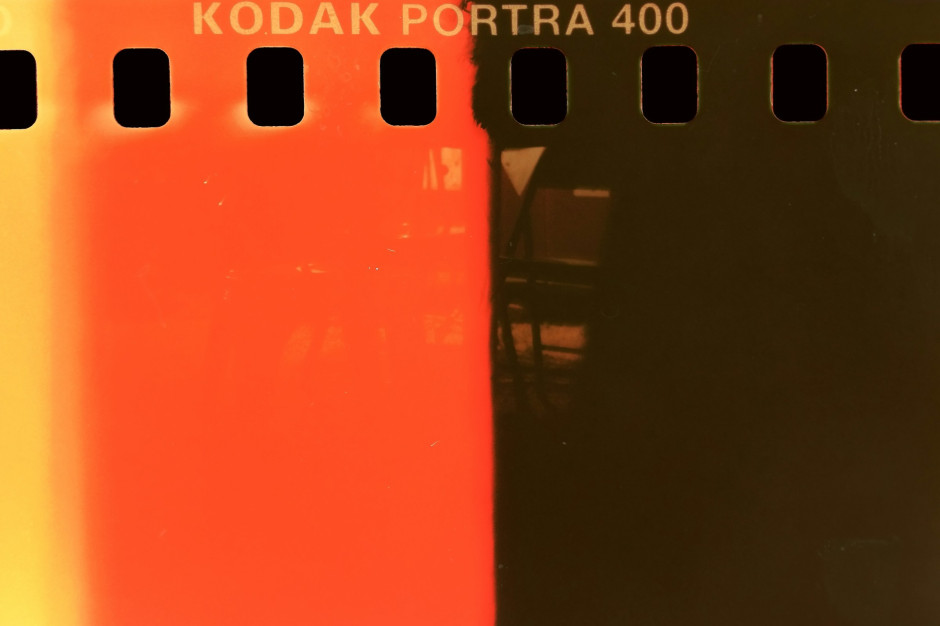 Klisza marki Kodak / Unsplash, Chase Yi