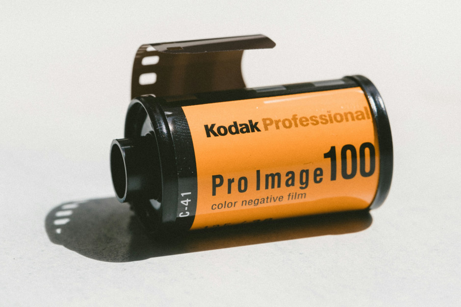 Film, klisza marki Kodak / Unsplash, Jakob Owens