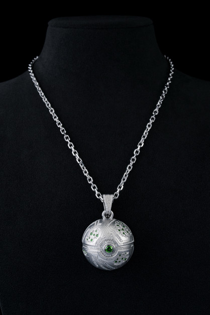 The price of this unique pendant is approximately $25,000. License: Press materials / Philip Gefaell
