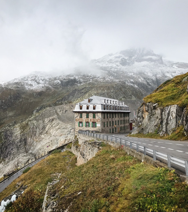 O hotel abandonado Belvedere nos Alpes - a atração mais interessante da região. Foto: Andriy Baidak / Shutterstock