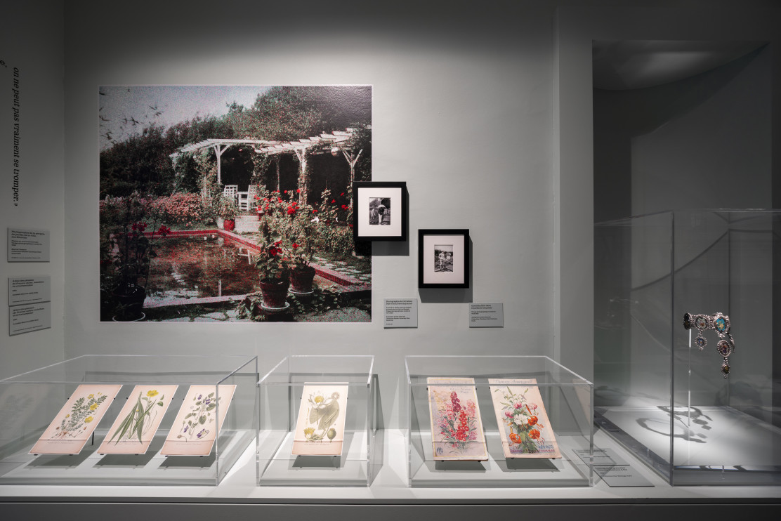 Exposição Dior, Jardins Enchanteurs em Granville / Materiais de imprensa Dior, CENÓGRAFIA © RAPHAEL DAUTIGNY