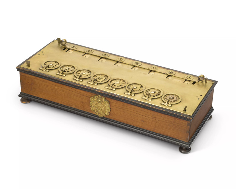 Pascalina, de eerste rekenmachine. Foto: Persmateriaal / Christie's