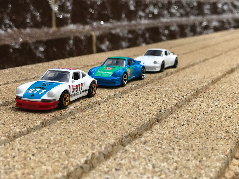 Hot Wheels, машинки для детей и взрослых. Фото: Генри Беккер / Unsplash