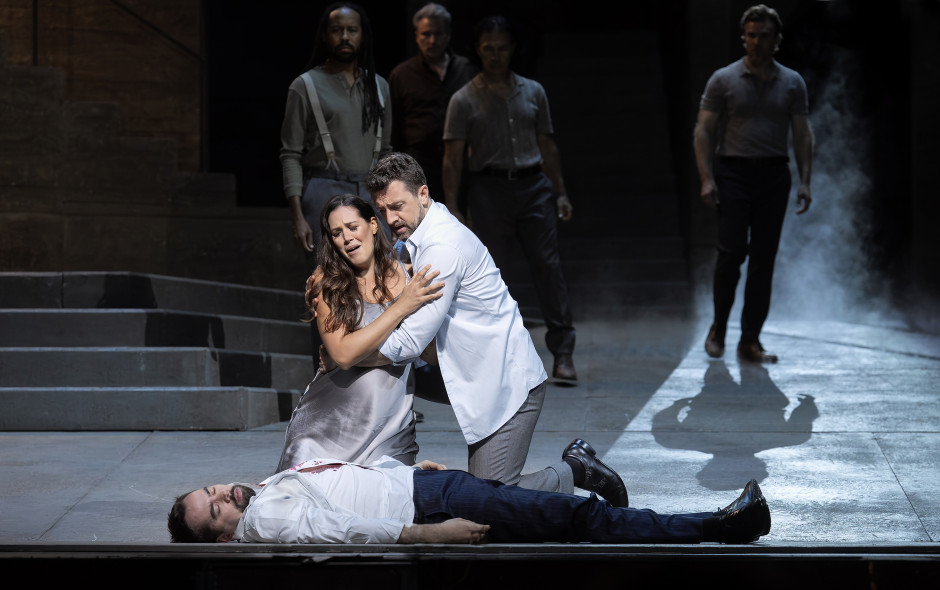 Une scène de l'opéra Don Giovanni avec le Polonais Adam Palka dans le rôle du commandant. Licence : Documents de presse / Ken Howard / Met Opera