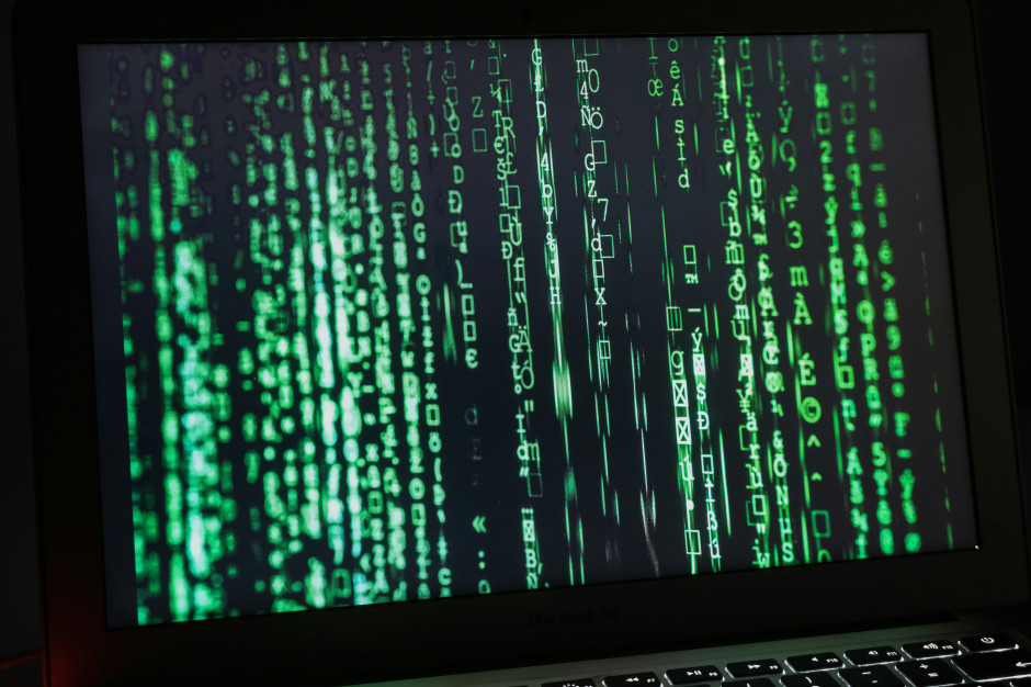 Los directores ejecutivos, las celebridades y sus familias suelen tener una seguridad personal más débil que las corporaciones. Foto: Compare Fibre / Unsplash