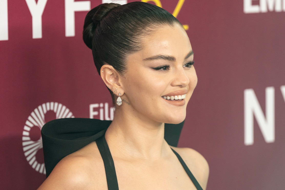 Selena Gomez em um look suave