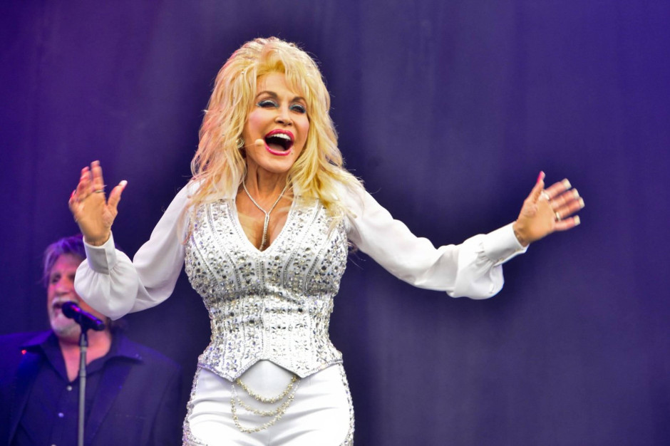 “One Night, Two Masterpieces”: Dolly Parton’s Shocking Songwriting