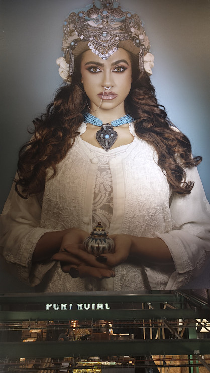 Mostra Il profumo della donna presso Hala Koszyki / Magda Rączka / Well.pl